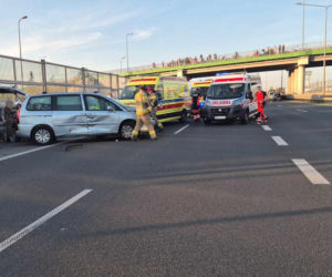 Poważny wypadek na S8. Troje dzieci trafiło do szpitala