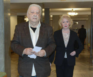 Żyła już tylko wspomnieniami o mężu