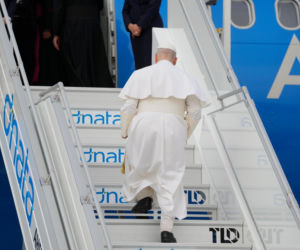 Konferencja papieska w samolocie w podróży do Algierii