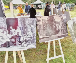 Pomarańczowi rowerzyści najechali zamek w Szymbarku