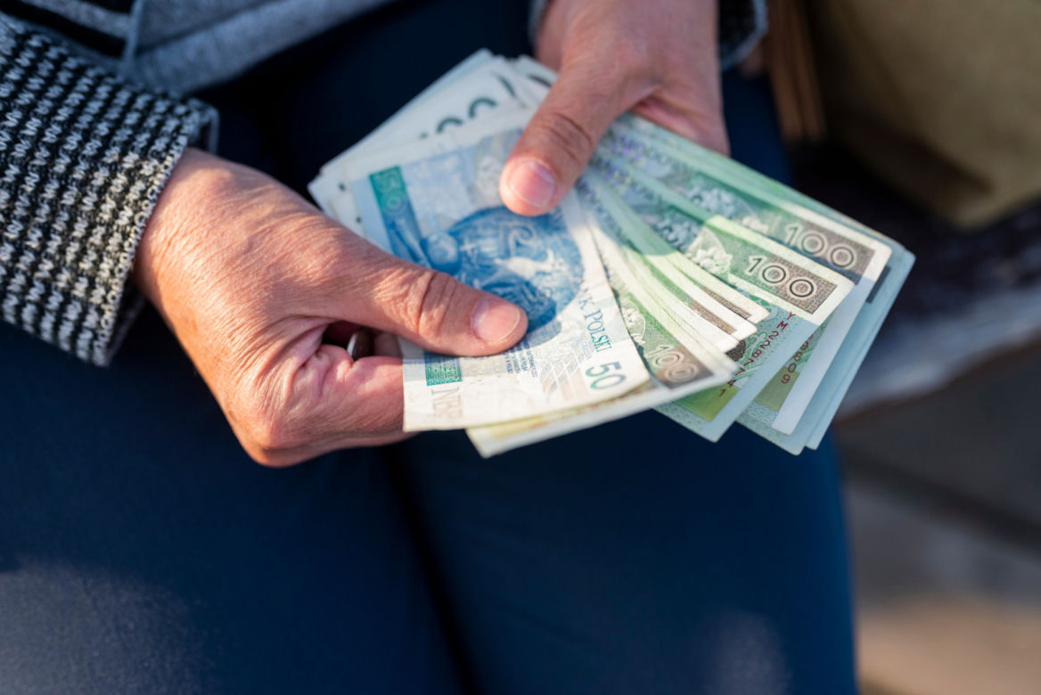 uszkodzone banknoty