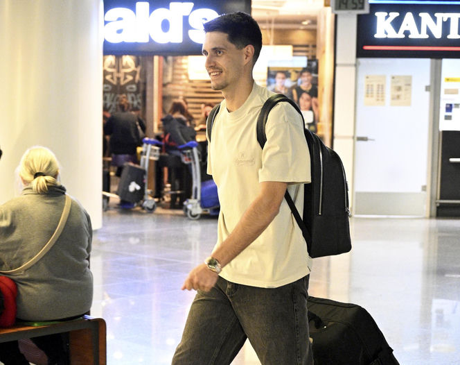 poproszę o galerie: Reprezentacja Polski przyleciała do kraju po meczu z Maltą