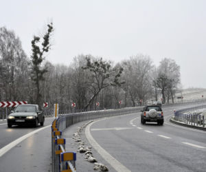 Barierki na S17 przeszkadzają kierowcom