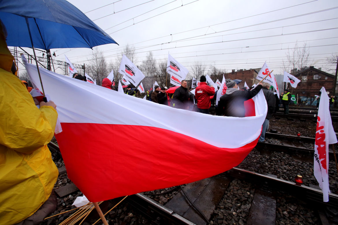 Ocal górników, zwolnij urzędasów.