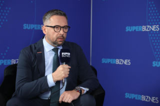 Rząd sypnie miliardami na naukę. Tak minister Kulasek chce połączyć ją z biznesem