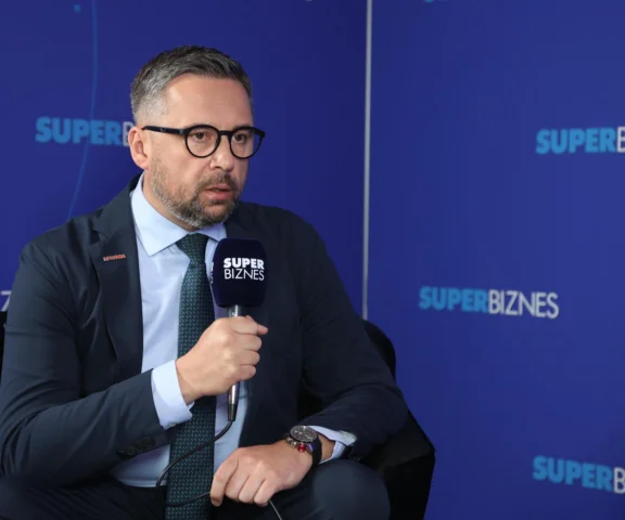 Rząd sypnie miliardami na naukę. Tak minister Kulasek chce połączyć ją z biznesem