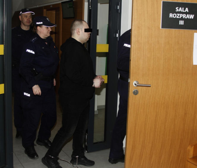 Siostra zamordowanego księdza płakała, gdy oczytywali wyrok dla Rafała J. Tego najbardziej bały się ofiary