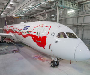 Biało-czerwony dreamliner LOT-u na 1000lecie niepodległości