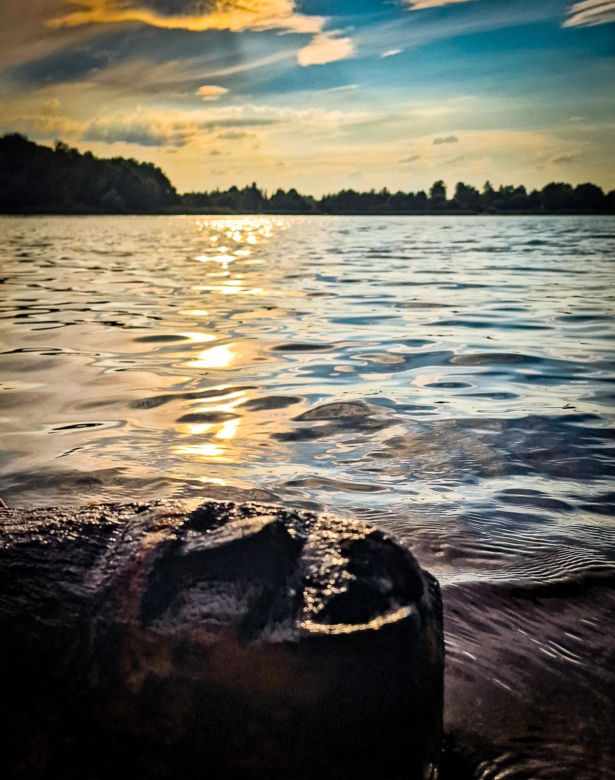 Wyjątkowe odkrycie w jeziorze pod Gnieznem. Znaleziono rzeźbę twarzy sprzed tysiąca lat