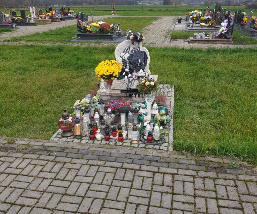Śląskie: Ktoś zniszczył pomnik dzieci nienarodzonych. Wandale oblali pomnik smołą [ZDJĘCIA]