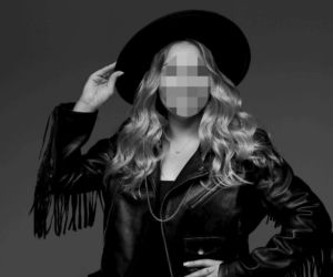 Justyna B. zginęła pod kołami pociągu. Jej grób przykryły białe kwiaty