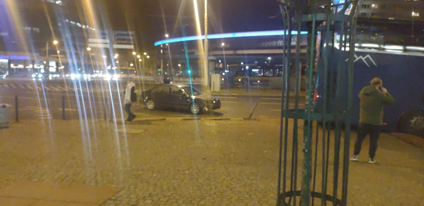 Kierowca nie żyje, dwie osoby ciężko ranne