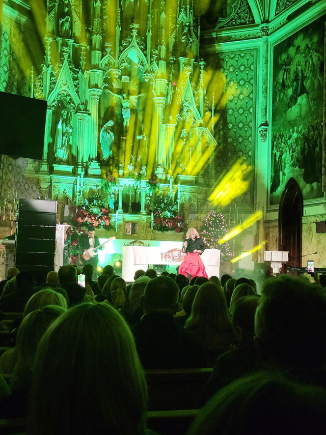 Wielkie Kolędowanie z gwiazdami na Greenpoincie