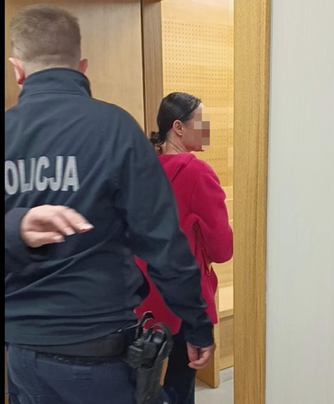 Spaliła kwasem ucho Julii. Rodzina broni wyrodnej matki, która latami torturowała 10-latkę