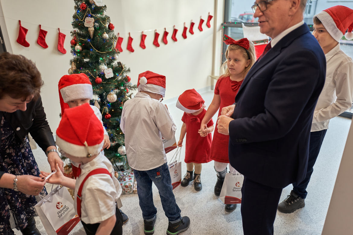 Przepiękny spot świąteczny powstał w Dobrzejewicach i Obrowie. Zdjęcia z nagrań
