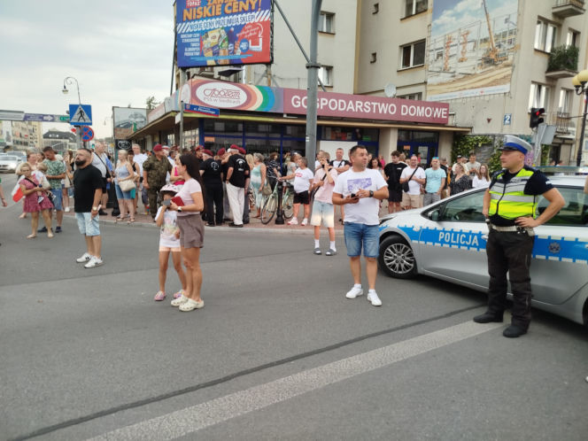 „Cześć i chwała bohaterom!”. Siedlczanie spotkali się w centrum miasta, by uczcić 82. rocznicę wybuchu Powstania Warszawskiego