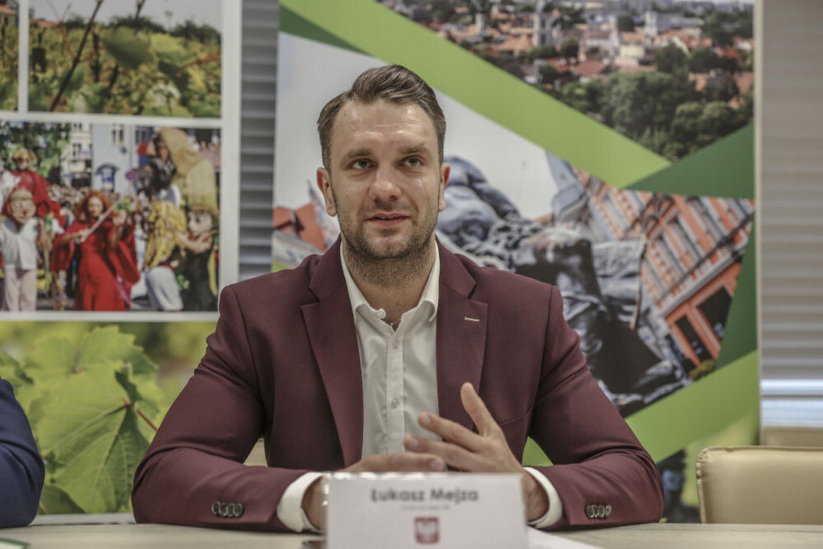"Hańba!" Łukasz Mejza wybuczany 
