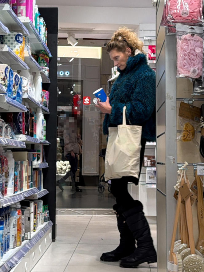 Agata Buzek na zakupach