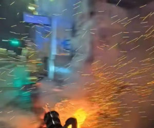 Pożar przy ul. Warszawskiej w Toruniu. Strażacy pokazali film z akcji. Wszystko widać!