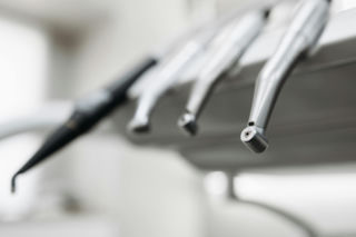 Dentyści z Poznania lecą na Jamajkę. Będą leczyć zęby w trudnych warunkach