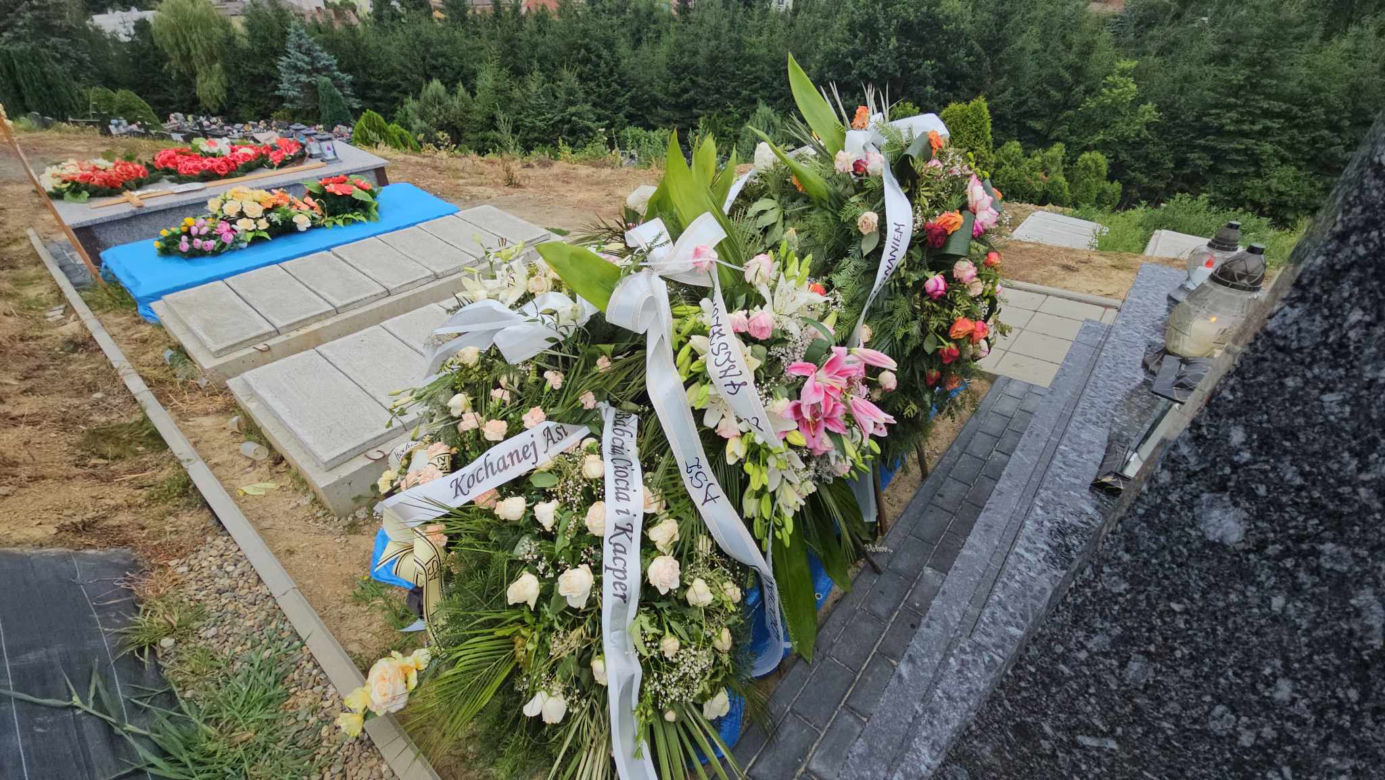 Strzyżów. Grób Joanny, która zginęła ratując synka [GALERIA]