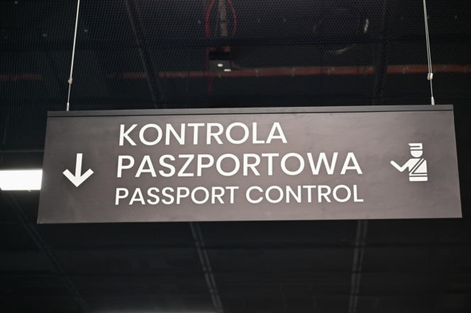 Nowa tymczasowa hala przylotów na lotnisku w Goleniowie