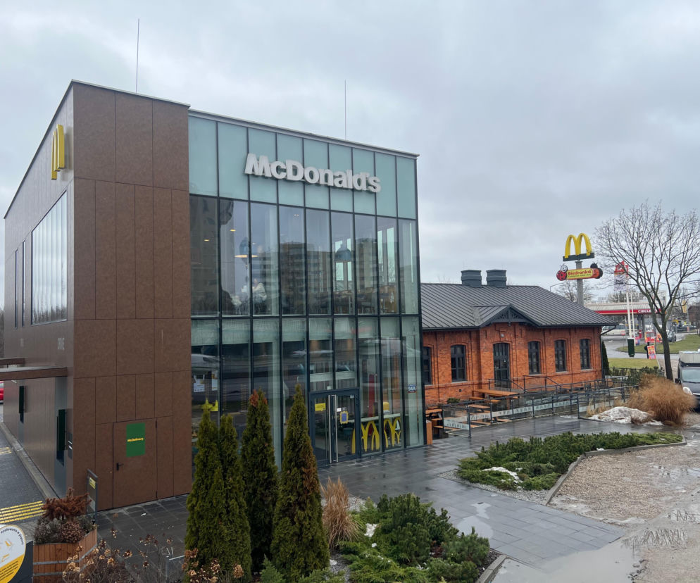 To jeden z najbardziej nietypowych McDonald’sów w Polsce. Zdjęcia mówią wszystko