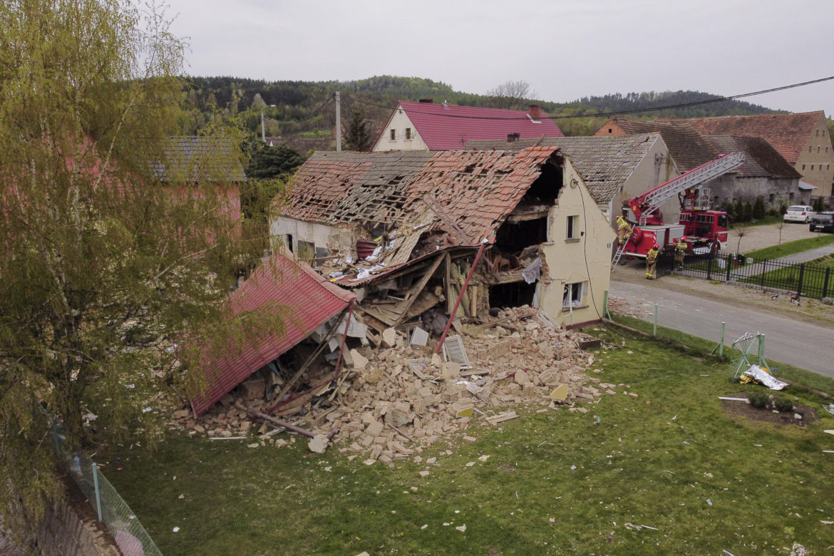 Gruzowisko zamiast domu. Straszny widok w Ożarach 