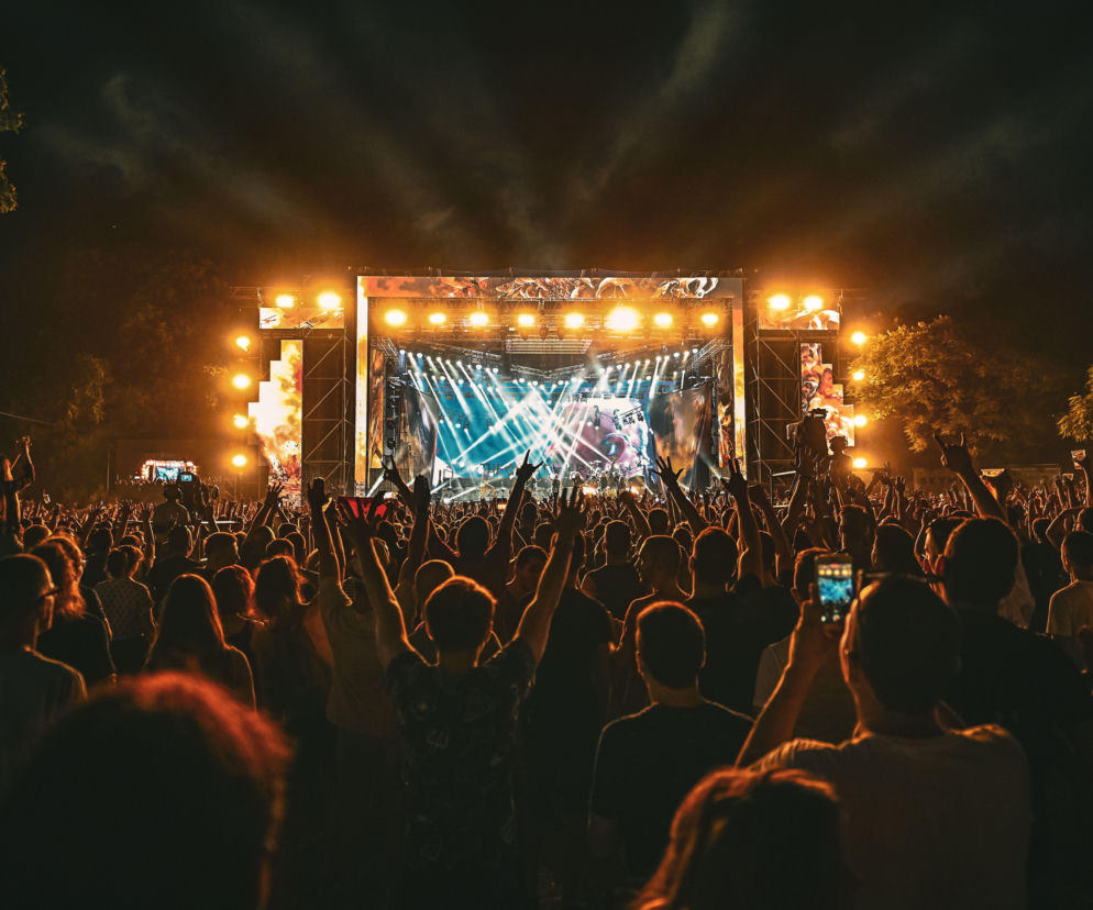 Co zabrać na festiwal rockowy