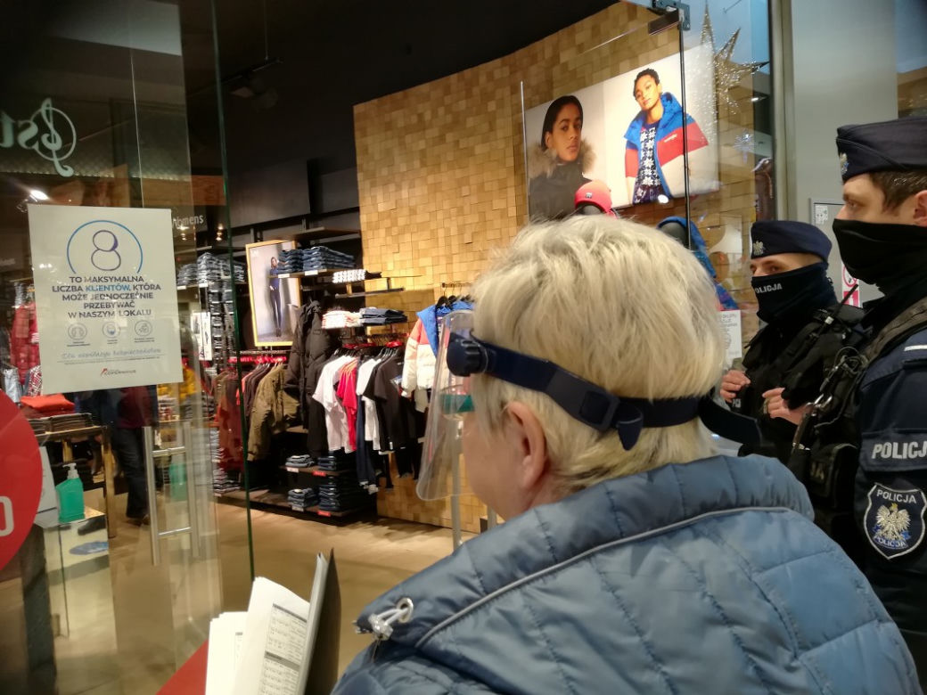 Toruń: Sanepid i policja w galeriach handlowych. To nie koniec