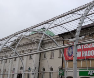 Radom szykuje się na święta. Trwa montaż ozdób