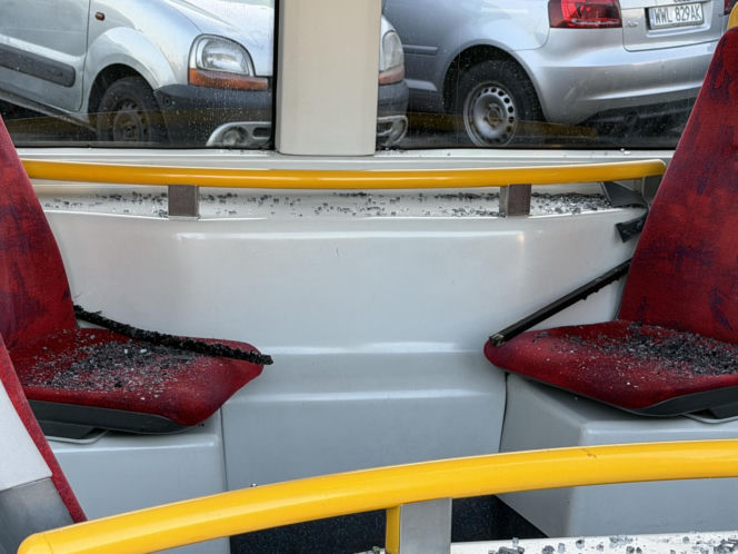 Zderzenie ciężarówki z tramwajem i potrącenie na torowisku; utrudnienia w kursowaniu tramwajów