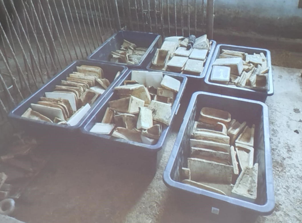 Dwór w Iganiach Nowych wymaga przeprowadzenia wielu prac renowacyjnych. Od lat na jego terenie trwały prace przygotowawcze i archeologiczne