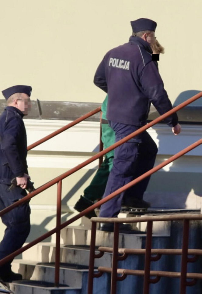 Bartosz G. przywieziony do Prokuratury Okręgowej w Płocku