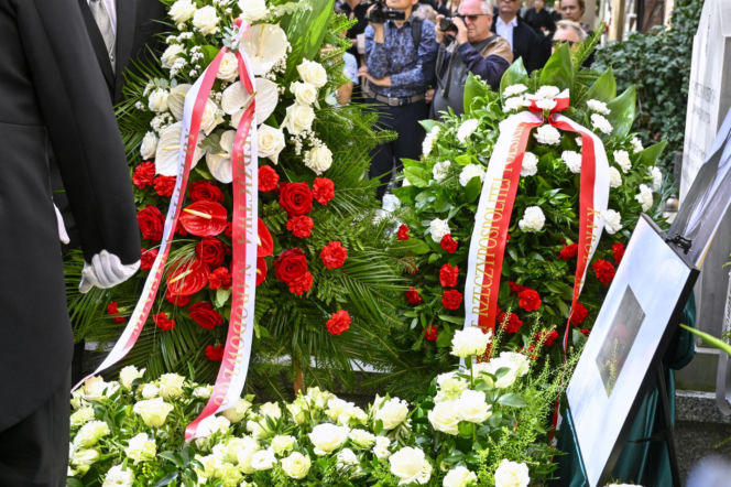 Oni pamiętali o Janie Fryczu. Biało-czerwone wieńce
