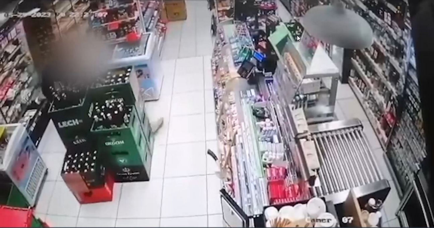 Dwa razy z siekierą napadał na sklep podczas trzeciego skoku wpadł