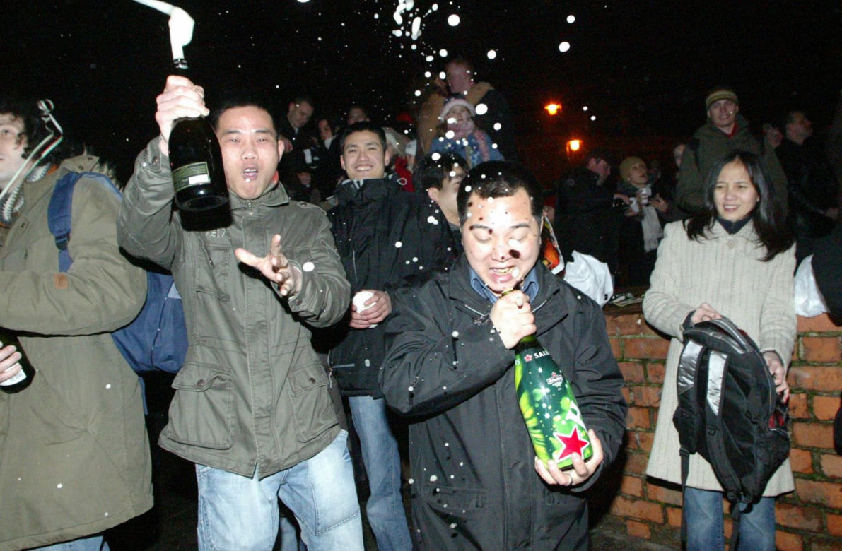Takie Sylwestry już nie wrócą. Tak świętowano Nowy Rok w latach 2000