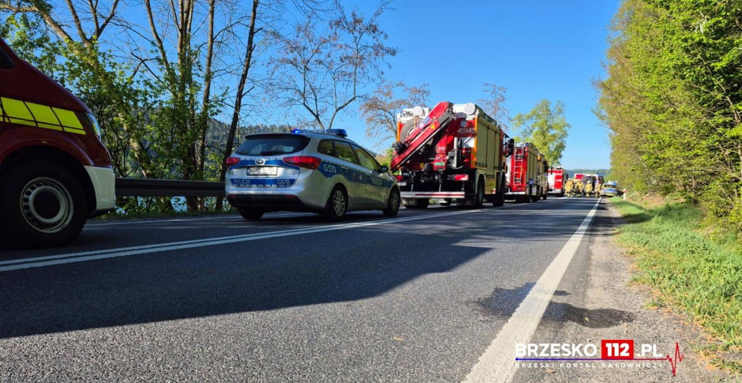 Poważny wypadek w Małopolsce. Wielu poszkodowanych. Droga zablokowana