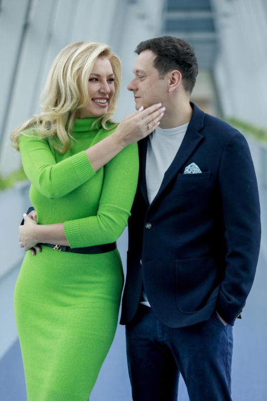 Karolina Pajączkowska z narzeczonym