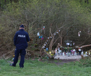 Rocznica tragedii zamieniła się w koszmar. Tajemniczy pakunek przerwał uroczystość