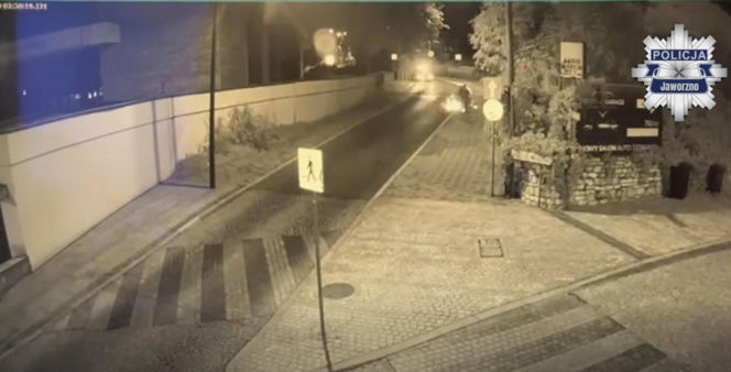Ukradli motocykl, bo nie chcieli iść pieszo. Nocny pościg zakończony w słupie!