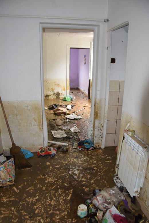 Kańczuga. Matka i jej dwie córki straciły mieszkanie w powodzi, potrzebują pomocy!
