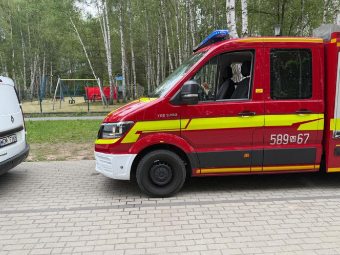 Makabryczne odkrycie na placu zabaw pod Warszawą. Ciało mężczyzny na zjeżdżalni