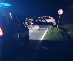 PILNE! Wypadek dwóch aut na trasie Starachowice - Tychów. Droga zablokowana