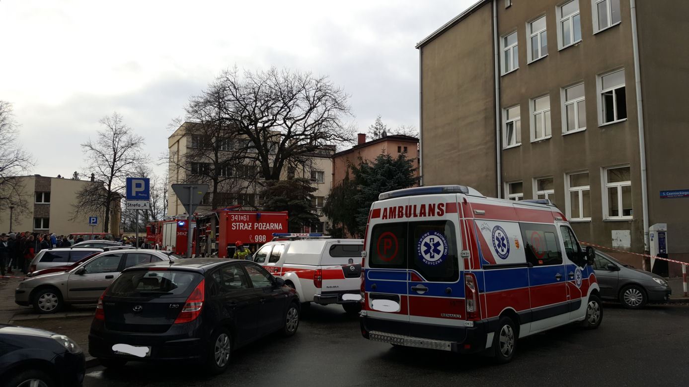 Ewakuacja w centrum miasta! Sześć osób zostało poszkodowanych
