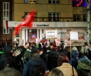 Strajk Kobiet w Szczecinie: Manifestacja pod siedzibą PiS - 27 stycznia 2021 r.