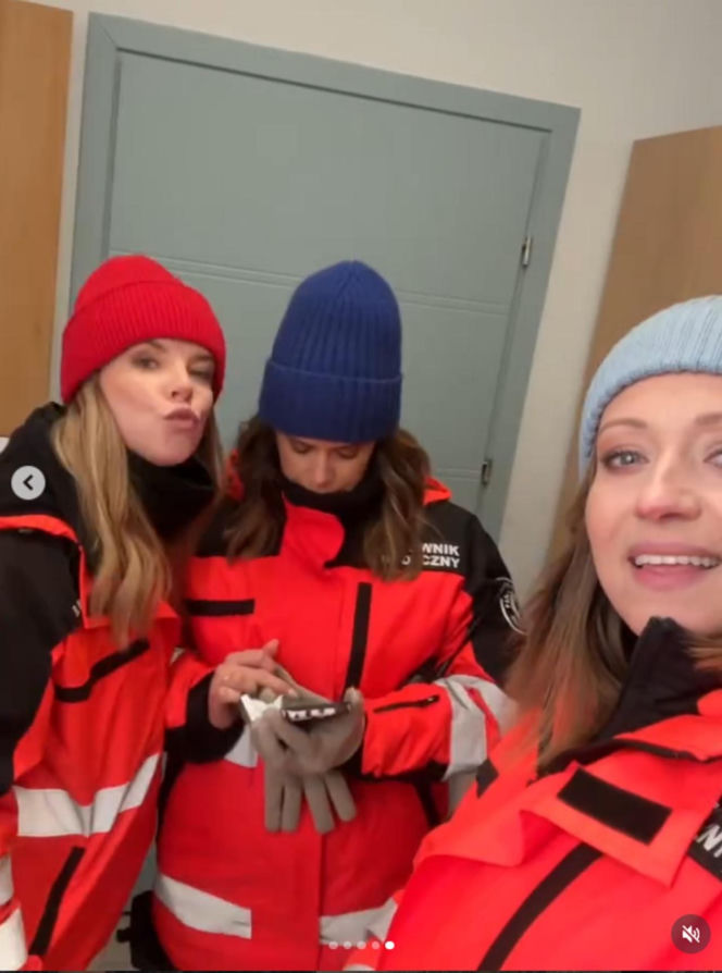 Na sygnale na planie. Sonia (Natalia Rewińska), Martyna (Monika Mazur), Basia (Anna Wysocka-Jaworska)