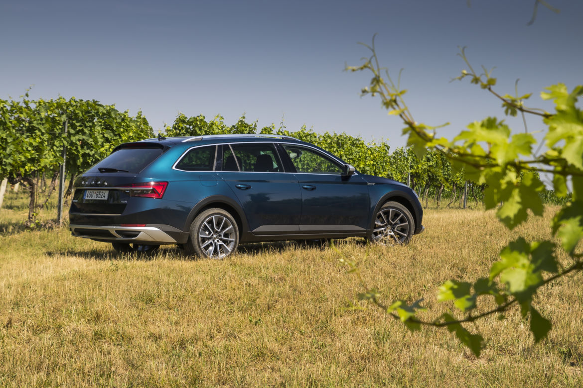 Skoda Superb Scout 2.0 TDI SCR 190 KM DSG7 4x4