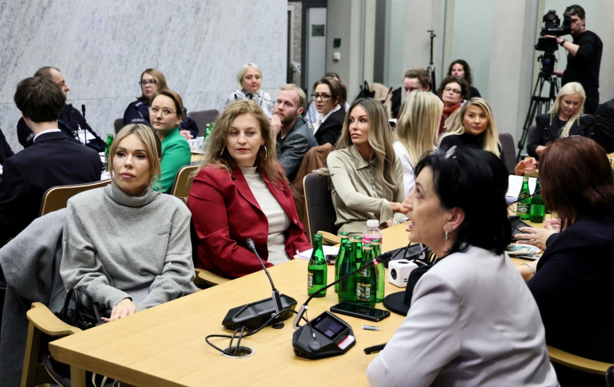 Doda, Małgorzata Rozenek-Majdan i Joanna Krupa w Sejmie