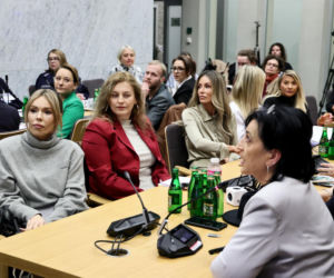 Doda, Małgorzata Rozenek-Majdan i Joanna Krupa w Sejmie